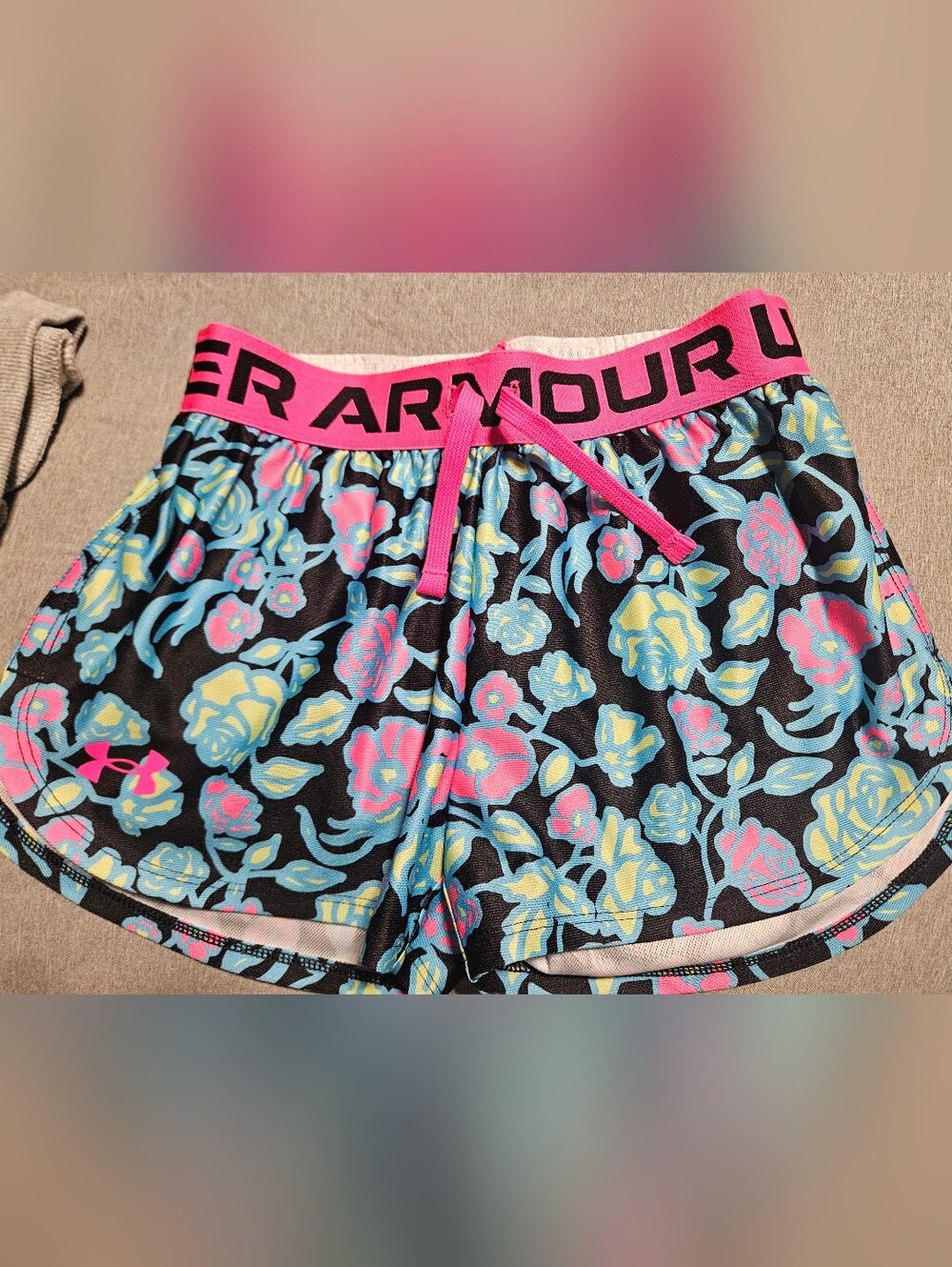 Girls Under Armor Short NWOT